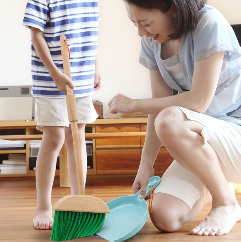 Wooden Simulation Play House Cleaning Kit